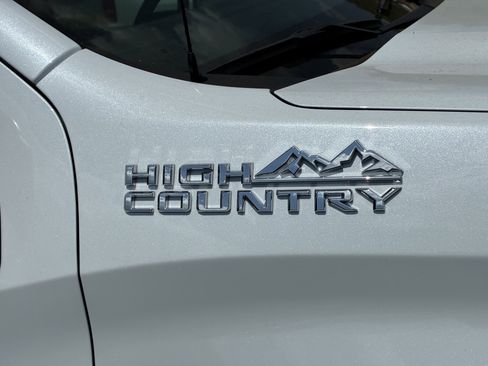 New 2026 Chevrolet Silverado 1500 High Country w/ High Country Premium Package AWD/4WD image 8