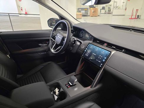 Certified 2025 Land Rover Discovery Sport S image 11