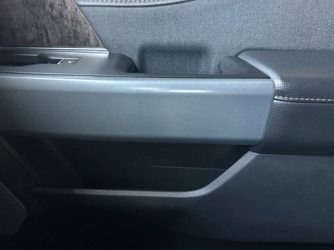 Used 2022 Ford F150 Lightning Lariat image 21