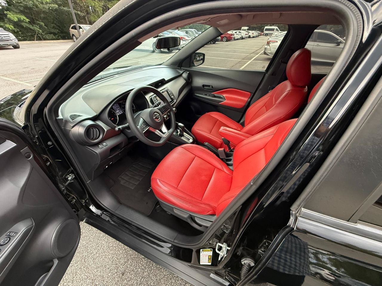 Used 2018 Nissan Kicks S FWD image 8