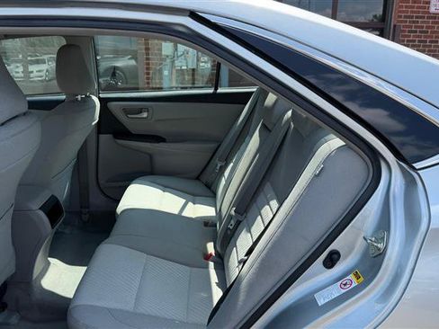 Used 2016 Toyota Camry LE FWD image 14