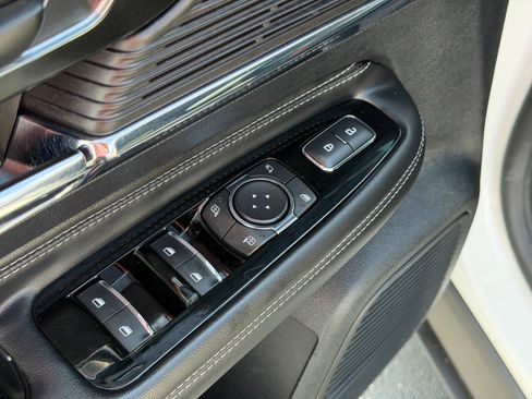 Used 2022 Lincoln Corsair AWD w/ Premium Package image 14