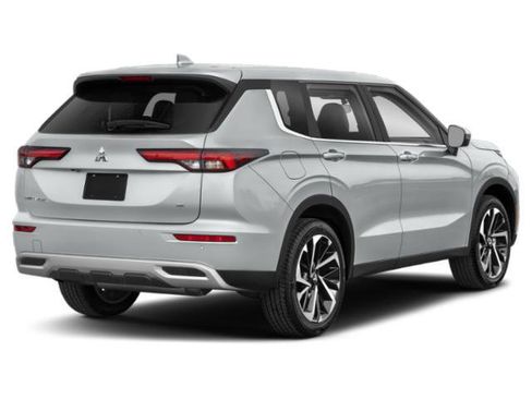 Used 2022 Mitsubishi Outlander SE AWD/4WD image 2