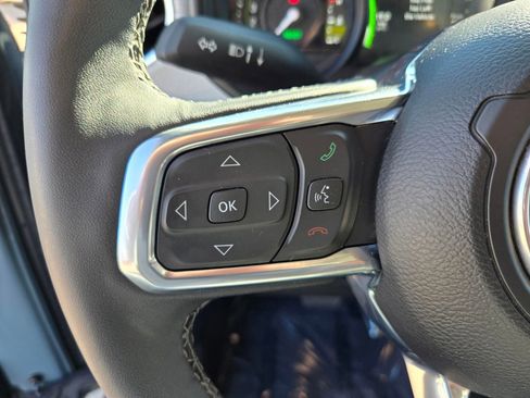 Used 2025 Jeep Wrangler Sahara 4xe image 15