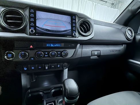 Used 2022 Toyota Tacoma TRD Sport w/ Technology Package image 22