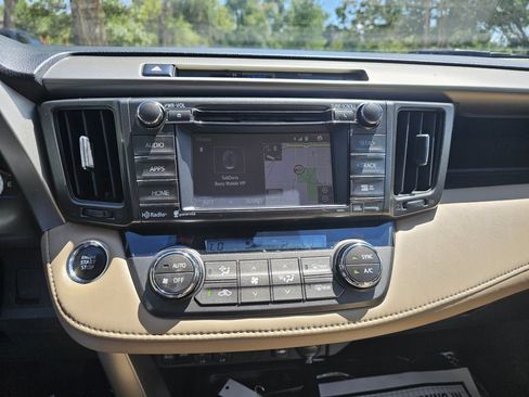 Used 2014 Toyota RAV4 Limited w/ Technology Package AWD/4WD image 17
