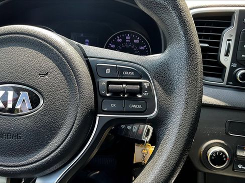 Used 2018 Kia Sportage LX AWD/4WD image 13