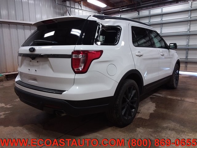 Used 2018 Ford Explorer XLT w/ Equipment Group 202A FWD image 2