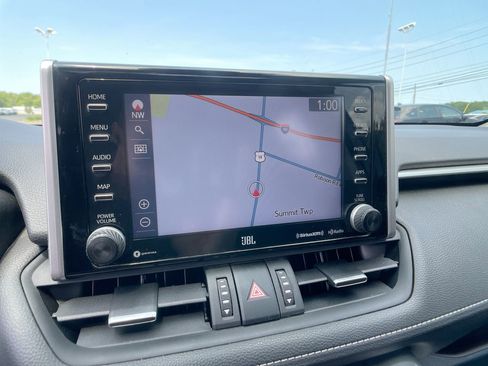 Used 2020 Toyota RAV4 Limited image 19