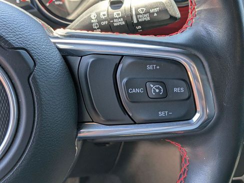 Used 2021 Jeep Wrangler Unlimited Rubicon w/ Cold Weather Group AWD/4WD image 21
