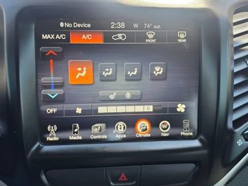 Used 2017 Jeep Cherokee Trailhawk w/ Cold Weather Group AWD/4WD image 20
