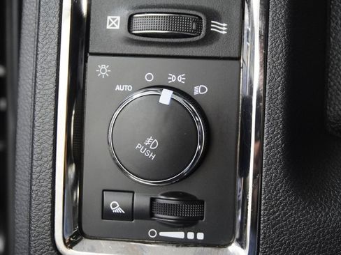 Used 2018 RAM 1500 Sport w/ Convenience Group AWD/4WD image 17