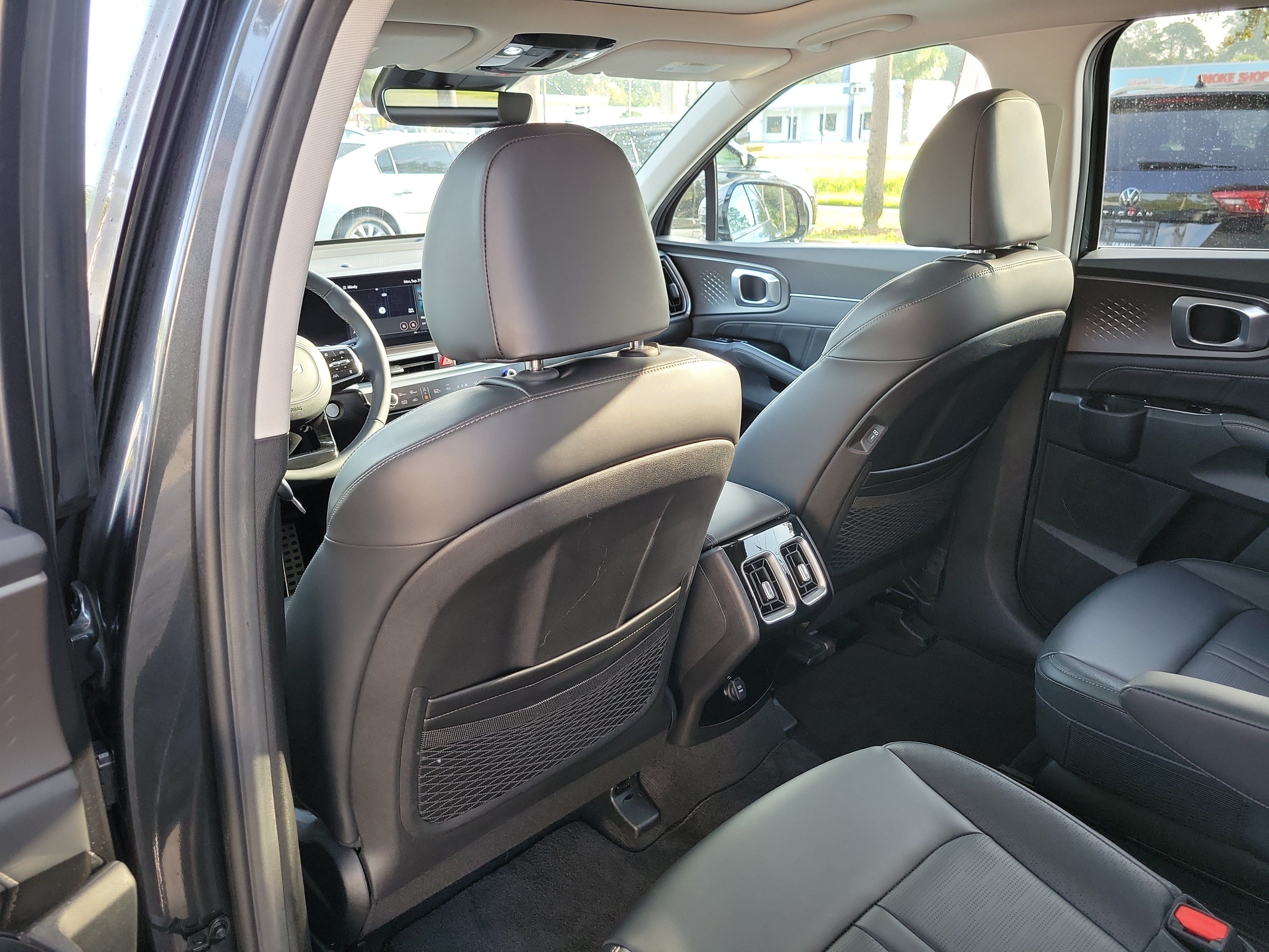 Certified 2025 Kia Sorento SX FWD image 15
