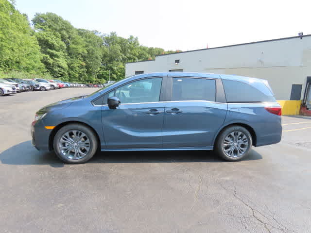 New 2027 Honda Odyssey Touring image 3