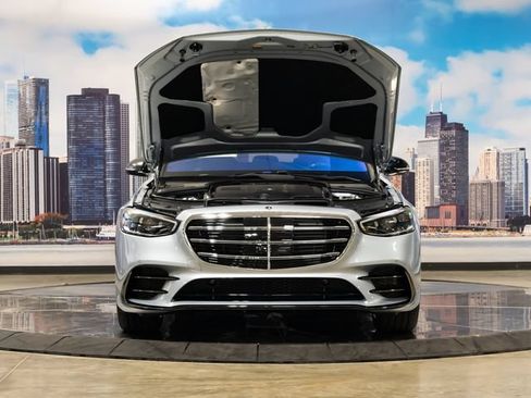 Used 2026 Mercedes-Benz S 500 4MATIC image 4