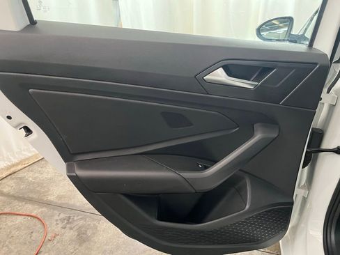 Certified 2020 Volkswagen Jetta SE image 24