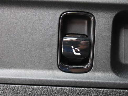 Certified 2024 Mercedes-Benz GLC 300 4MATIC image 9