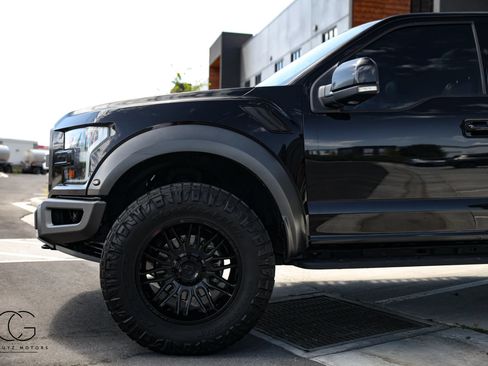 Used 2019 Ford F150 Raptor w/ Equipment Group 802A Luxury AWD/4WD image 8