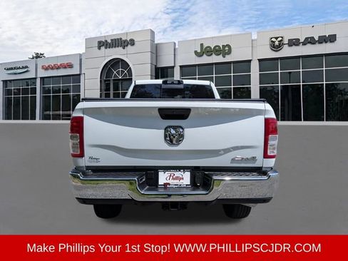 Used 2024 RAM 2500 Tradesman w/ Chrome Appearance Group AWD/4WD image 4