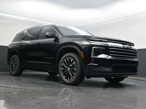 New 2026 Chevrolet Traverse LT w/ Sun and Wheel Package FWD image 39