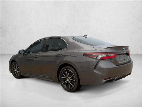 Certified 2022 Toyota Camry SE image 5