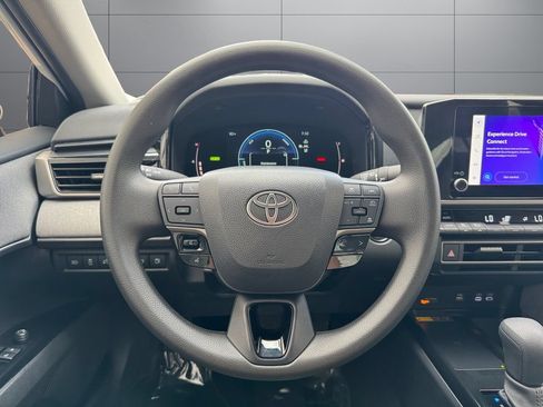 Certified 2025 Toyota Camry LE FWD image 13