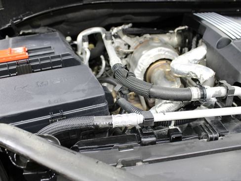 Used 2023 GMC Yukon XL SLT AWD/4WD image 26