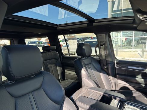 Used 2022 Jeep Wagoneer Series II w/ Premium Group I image 22