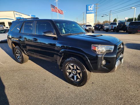 Used 2021 Toyota 4Runner TRD Off-Road Premium image 2