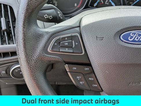 Used 2018 Ford Focus SE FWD image 19