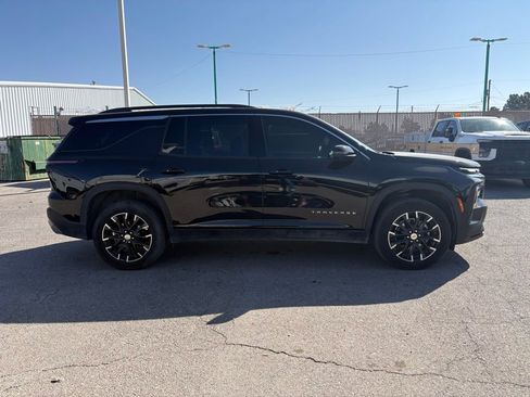 Used 2025 Chevrolet Traverse LT w/ Sun and Wheel Package image 5