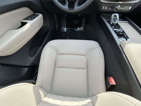 New 2026 Volvo XC60 B5 Plus w/ Protection Package Premier image 14