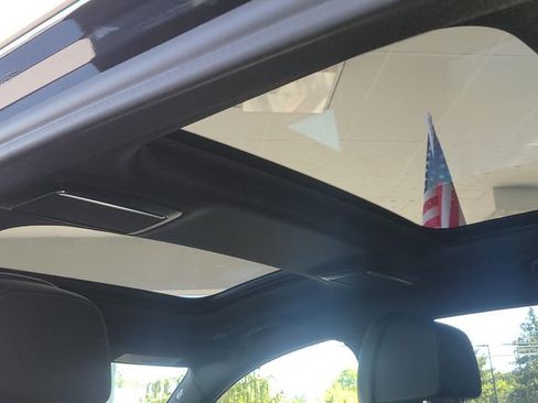 Used 2020 BMW 740i xDrive w/ M Sport Package image 26