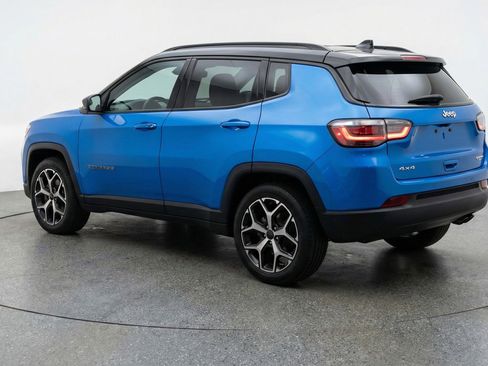 Used 2025 Jeep Compass Limited image 6
