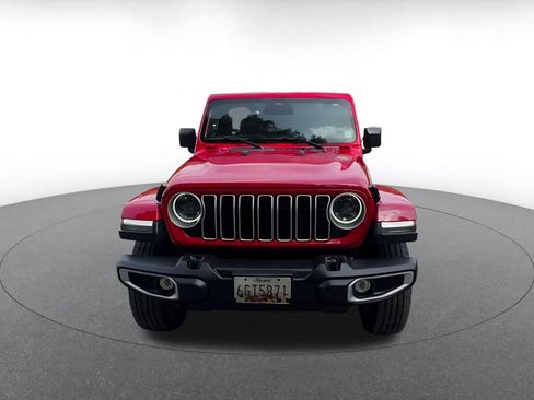 Used 2025 Jeep Wrangler Unlimited Sahara AWD/4WD image 4
