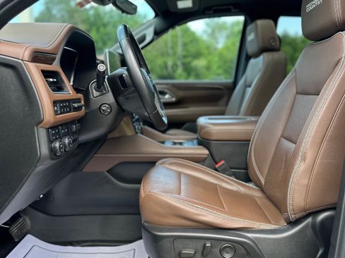 Used 2024 Chevrolet Suburban High Country w/ Max Trailering Package AWD/4WD image 12