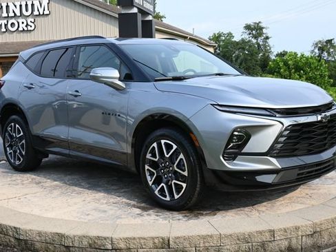 Used 2024 Chevrolet Blazer RS w/ Enhanced Convenience Package AWD/4WD image 3