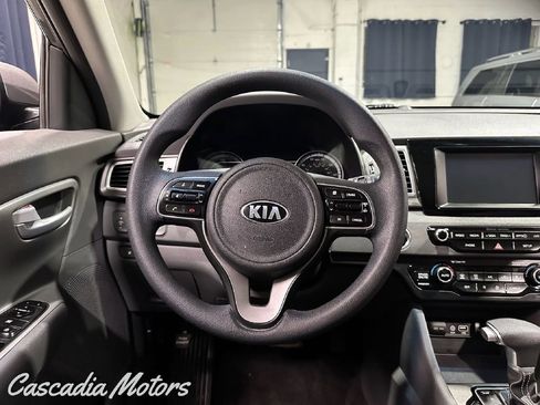 Used 2017 Kia Niro LX FWD image 34