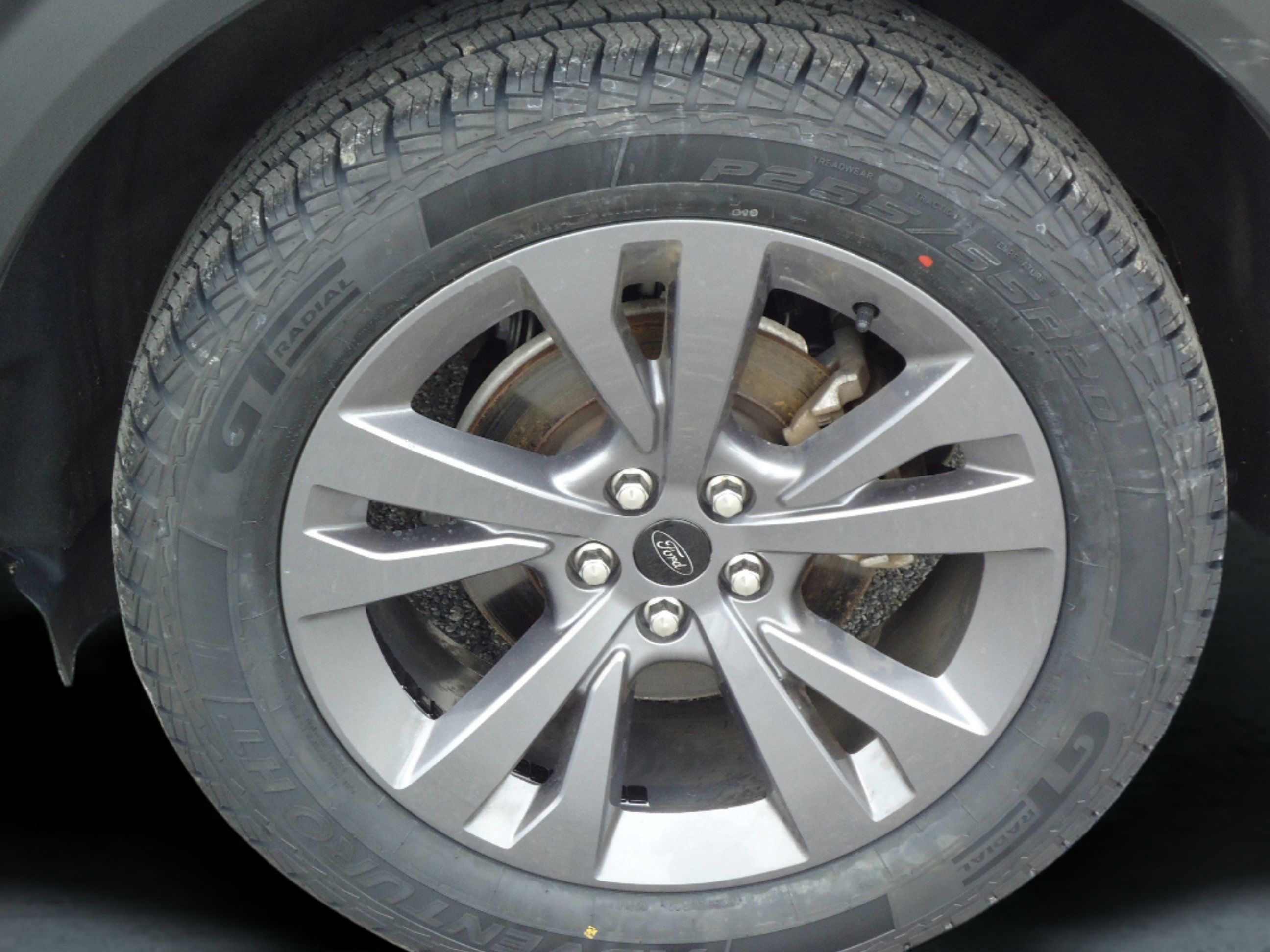 Used 2022 Ford Explorer XLT w/ Equipment Group 202A AWD/4WD image 9