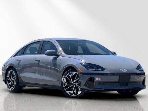 Used 2024 Hyundai Ioniq 6 SEL RWD image 2