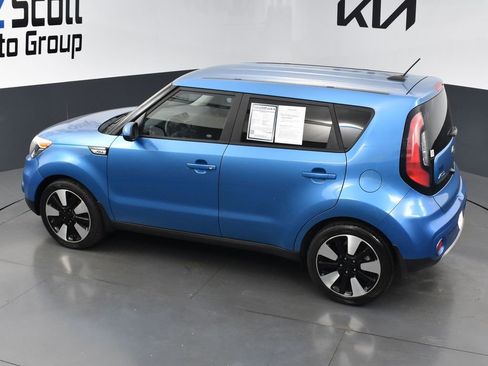 Certified 2017 Kia Soul + w/ Designer's Package FWD image 11