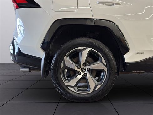 Used 2021 Toyota RAV4 SE image 24
