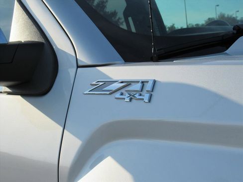 Used 2017 GMC Sierra 1500 SLT image 11