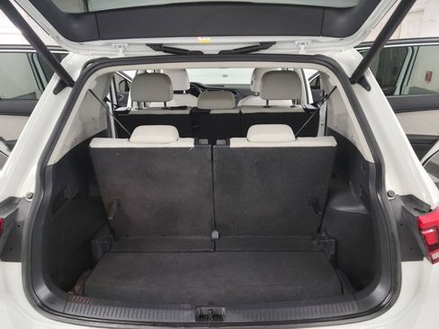 Used 2019 Volkswagen Tiguan SEL Premium w/ 3rd Row Seat Package image 18