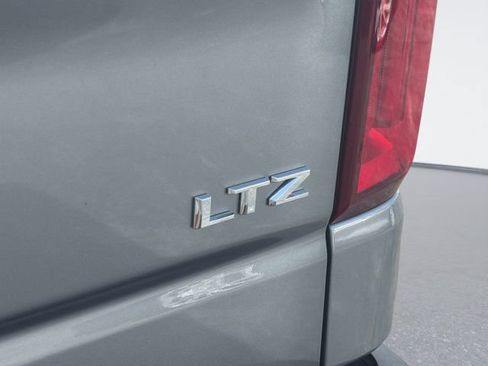 Used 2023 Chevrolet Silverado 1500 LTZ AWD/4WD image 12