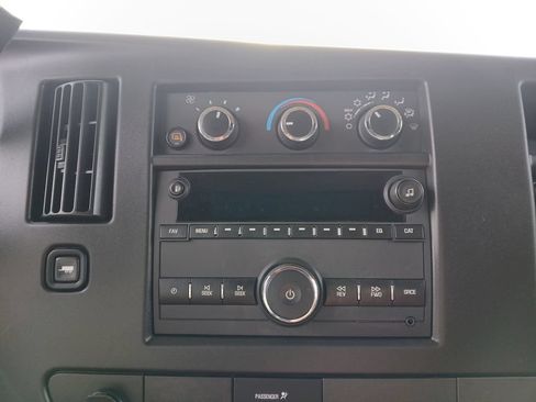 Used 2024 Chevrolet Express 2500 w/ Driver Convenience Package RWD image 19