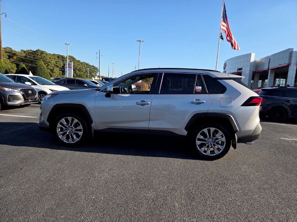 Used 2023 Toyota RAV4 XLE Premium AWD/4WD image 4