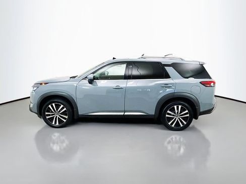 Used 2024 Nissan Pathfinder Platinum w/ Cargo Package FWD image 4