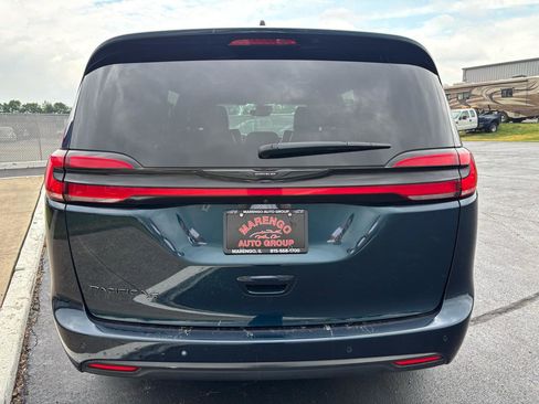 Used 2023 Chrysler Pacifica Touring-L w/ S Appearance Package FWD image 4