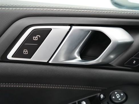 Used 2026 BMW X7 M60i image 14